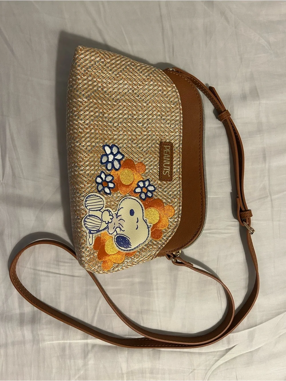 Peanuts Tan and Yellow Snoopy Floral Crossbody Bag - Picture 2 of 6